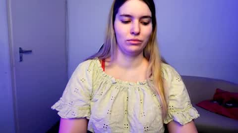 shy_nerd_babyy online show from November 10, 1:08 am