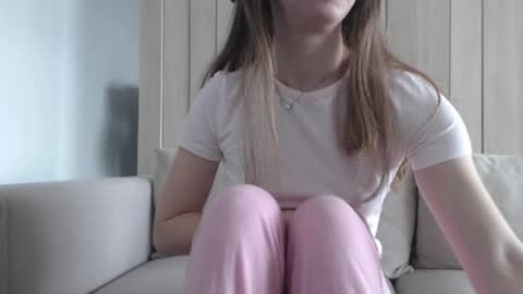Snapshot of shy_schoolgirl_ chatting on March 5, 9:05 am shy_schoolgirl_ online show from March 5, 9:05 am