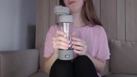 Snapshot of shy_schoolgirl_ chatting on March 1, 2:55 pm shy_schoolgirl_ online show from March 1, 2:55 pm
