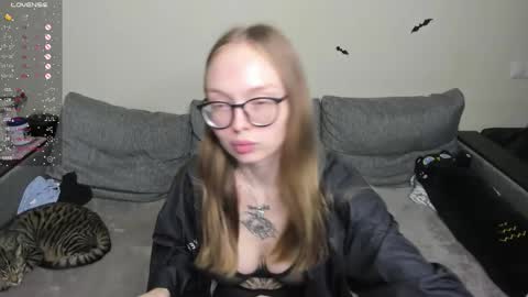 Melissa online show from November 14, 11:28 pm