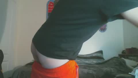 shyboyhugecum2020 online show from January 17, 6:23 am