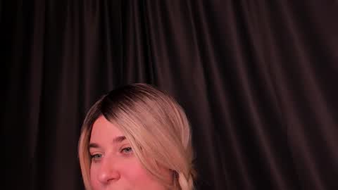 Snapshot of shybunny01 chatting on October 14, 6:00 pm Mary online show from October 14, 6:00 pm