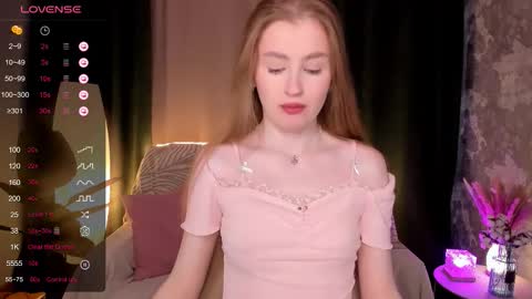 Snapshot of shylapie chatting on October 6, 2:29 am Hello guys my name is Stella online show from October 6, 2:29 am