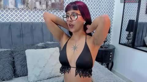 Snapshot of sia_roose chatting on October 17, 9:08 pm Sia online show from October 17, 9:08 pm