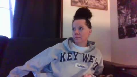 Snapshot of sidneyraee chatting on January 4, 9:20 pm Mrs. St. Patrickk online show from January 4, 9:20 pm