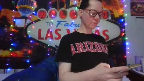 Snapshot of sidneyraee chatting on December 26, 7:05 pm Mrs. St. Patrickk online show from December 26, 7:05 pm