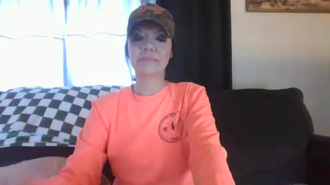 Snapshot of sidneyraee chatting on March 3, 6:46 pm Mrs. St. Patrickk online show from March 3, 6:46 pm