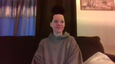 Snapshot of sidneyraee chatting on January 10, 1:20 pm Mrs. St. Patrickk online show from January 10, 1:20 pm