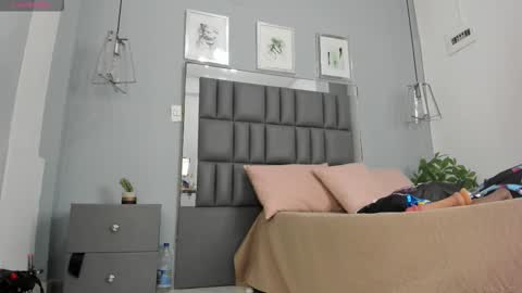 Keira online show from February 2, 11:39 am