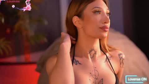 Sienna online show from November 3, 6:09 pm