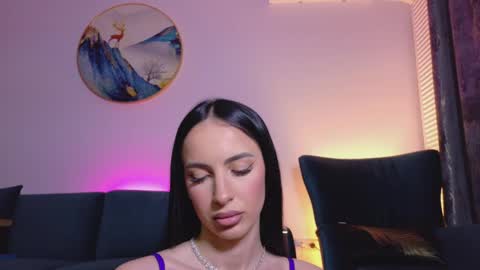 Sienna online show from April 18, 7:58 pm