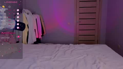 silly___woman online show from May 23, 7:43 pm