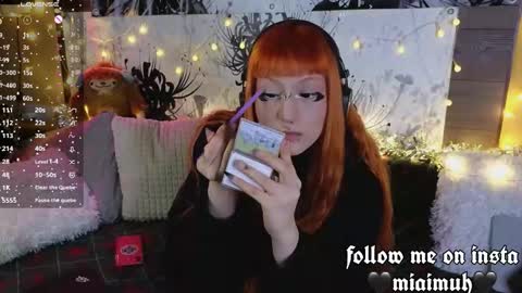 Mia online show from December 21, 10:49 pm