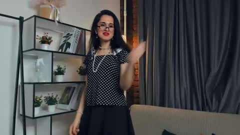 Syrena online show from October 15, 1:56 pm