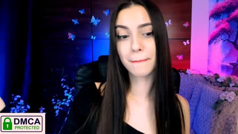 Snapshot of silvia_queen1 chatting on January 23, 2:33 am Silvia nude in pvt online show from January 23, 2:33 am