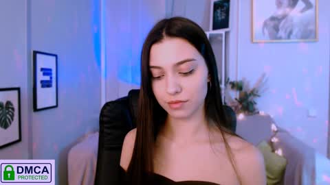 Snapshot of silvia_queen1 chatting on December 22, 8:47 pm Silvia nude in pvt online show from December 22, 8:47 pm