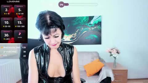 Snapshot of silvia_wallec chatting on October 5, 7:28 am Silvia Wallec online show from October 5, 7:28 am