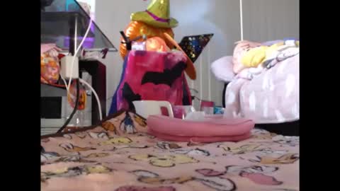 silviajpn online show from October 6, 3:57 am