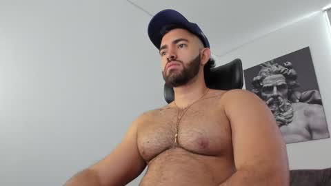 simon_leon01 online show from May 26, 12:44 pm