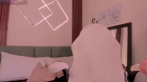 simonastar_ online show from March 19, 1:49 pm