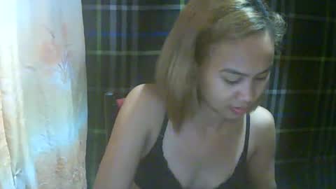 simply__me online show from February 7, 12:02 am