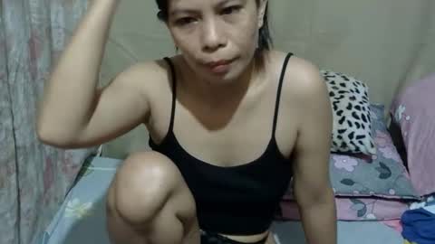 Snapshot of simply_me143 chatting on September 19, 12:59 am mia online show from September 19, 12:59 am