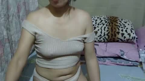 Snapshot of simply_me143 chatting on September 20, 1:08 am mia online show from September 20, 1:08 am