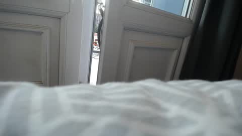 Snapshot of simur_sahso chatting on December 20, 3:31 pm Sofi wed. - sat. 11am - 11 pm and Santi with Sofi sun.. - tue. 11 am - 5 pm  europe online show from December 20, 3:31 pm