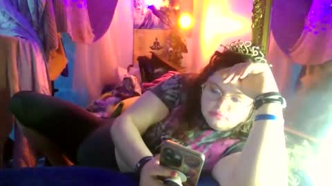 Snapshot of siofra chatting on September 22, 10:58 pm Siofra online show from September 22, 10:58 pm