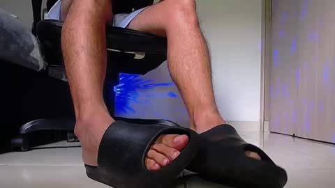 only foot                         worshipers here online show from September 19, 8:56 pm