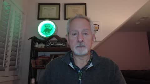Snapshot of sir_lust_alot chatting on December 12, 10:45 am Don Roberto online show from December 12, 10:45 am