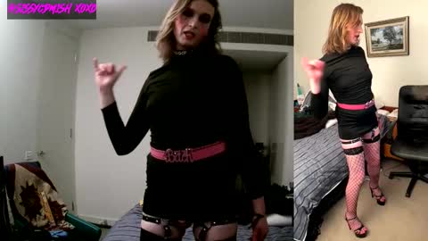 Snapshot of sissycdmish chatting on October 17, 3:16 pm SissyCDMish online show from October 17, 3:16 pm