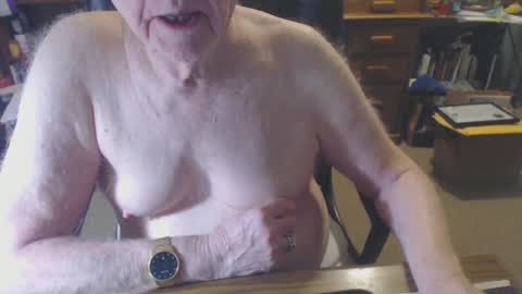 sjbottomboi online show from March 12, 5:35 am