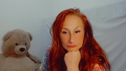Snapshot of skarlett2072 chatting on February 15, 4:47 am Arlett online show from February 15, 4:47 am