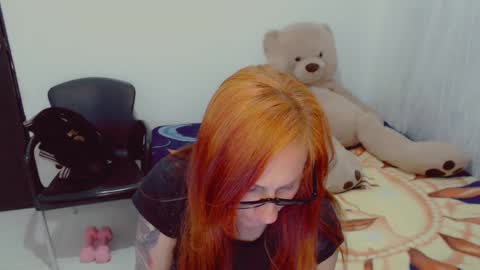 Snapshot of skarlett2072 chatting on September 15, 2:13 am Arlett online show from September 15, 2:13 am