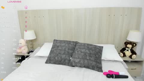     online show from December 6, 2:11 pm