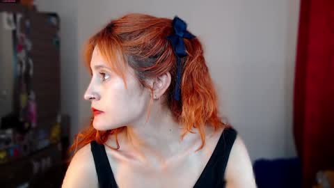 Snapshot of skinny_raven chatting on December 15, 10:04 pm Marion online show from December 15, 10:04 pm