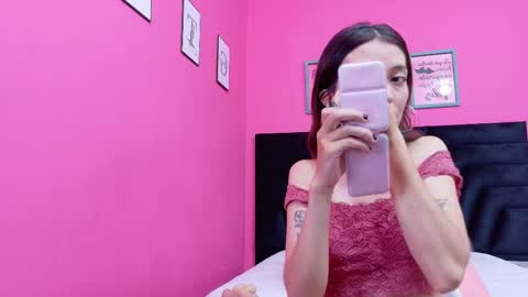 Snapshot of skinnyandcute_ chatting on October 7, 8:16 pm Mariah Black online show from October 7, 8:16 pm