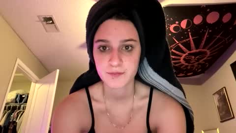 skinnyangel21 online show from January 18, 4:10 am