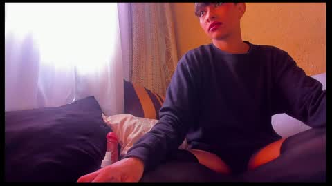 skinnybody_ online show from April 10, 5:28 pm