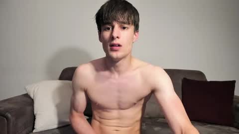 skinnyguywithbigd online show from May 4, 11:55 pm