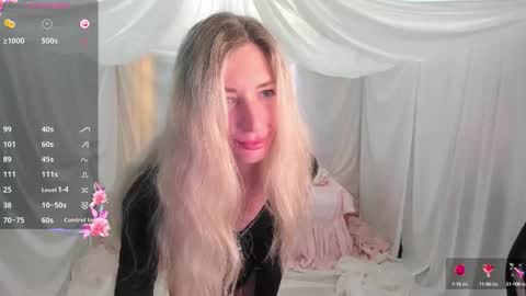 Snapshot of skinnyladyy chatting on October 15, 3:21 am Skinnyladyy online show from October 15, 3:21 am