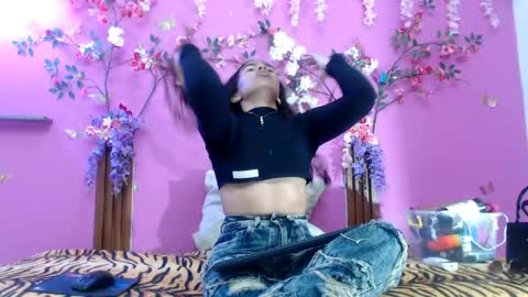 sofia online show from May 5, 3:29 pm
