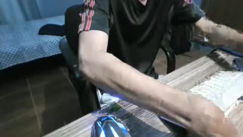 skull2317 online show from September 27, 9:40 am