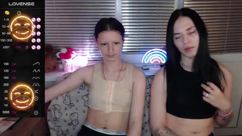 Snapshot of sky9669 chatting on October 16, 4:28 pm Iska Im genderfluid theyheshenot use ht have reasons and Mia my t-gf sheher online show from October 16, 4:28 pm
