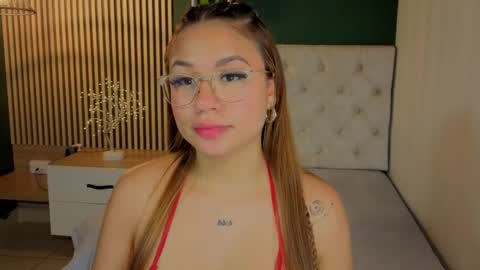 Snapshot of sky_collinss chatting on October 1, 8:08 pm Sky online show from October 1, 8:08 pm