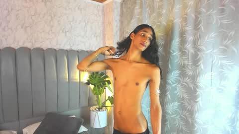 Snapshot of sky_fox_1 chatting on October 16, 1:44 pm STIVEN online show from October 16, 1:44 pm