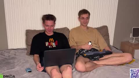 sky_hunter online show from October 18, 6:45 pm