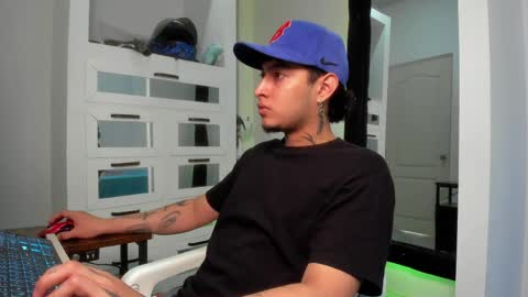 sky_wild online show from March 29, 9:27 pm