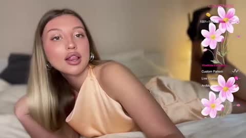 GARRY AND SOPHIA online show from November 27, 9:33 pm